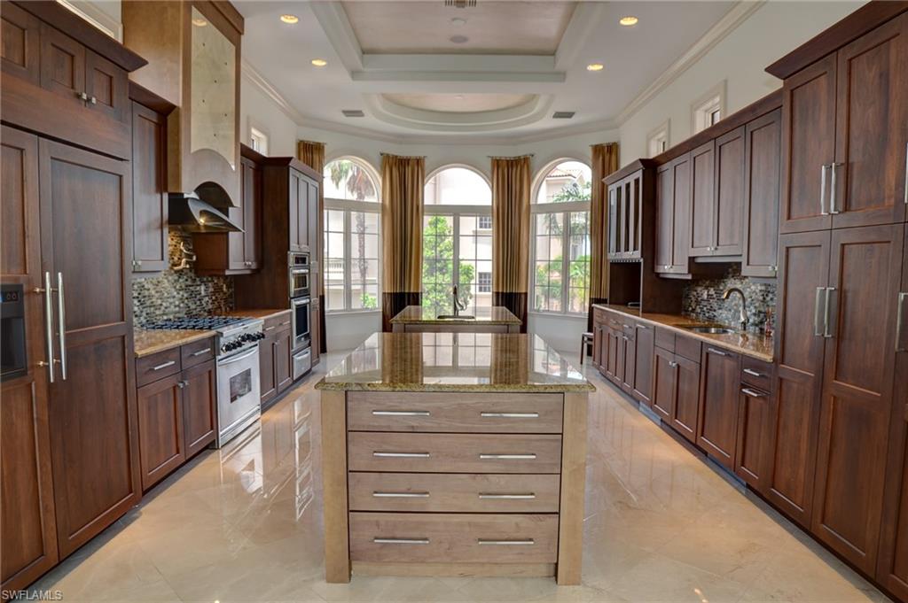 BAREFOOT BEACH - Residential