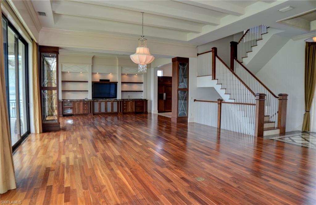 BAREFOOT BEACH - Residential