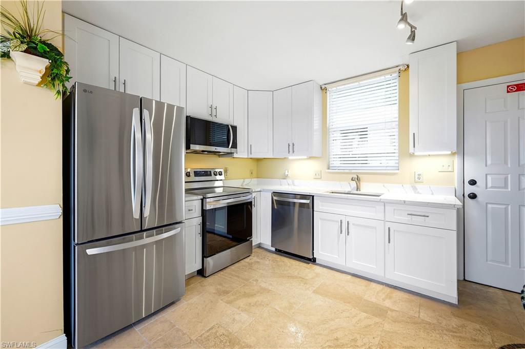 BEACH AND TENNIS CLUB - Residential