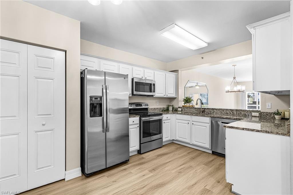 LAKESIDE HIDEAWAY - Residential