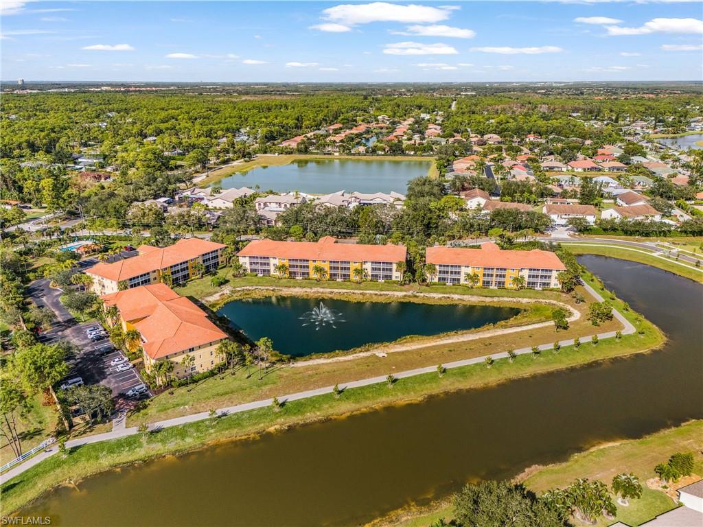 LAKESIDE HIDEAWAY - Residential