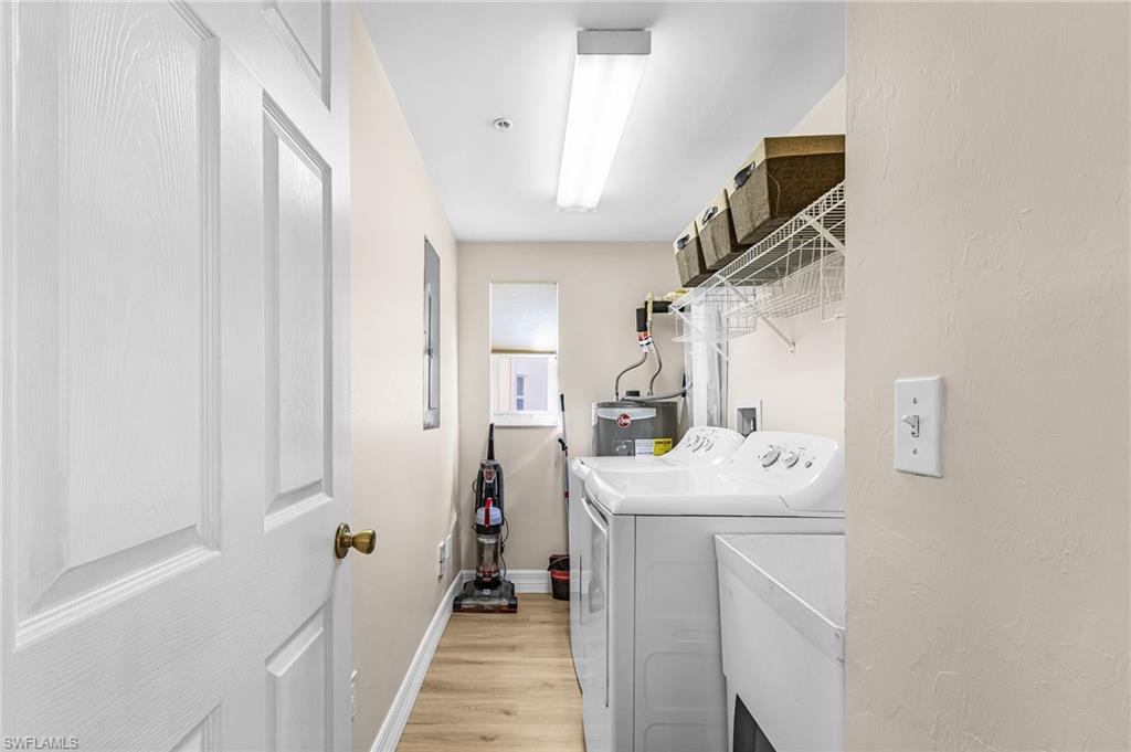 LAKESIDE HIDEAWAY - Residential