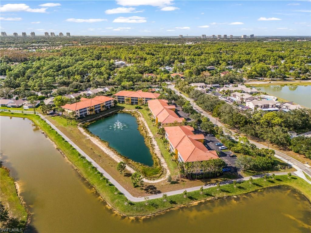 LAKESIDE HIDEAWAY - Residential