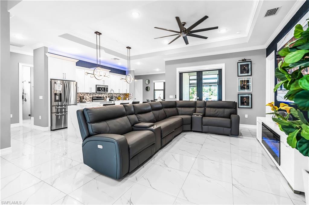 GOLDEN GATE ESTATES - Residential