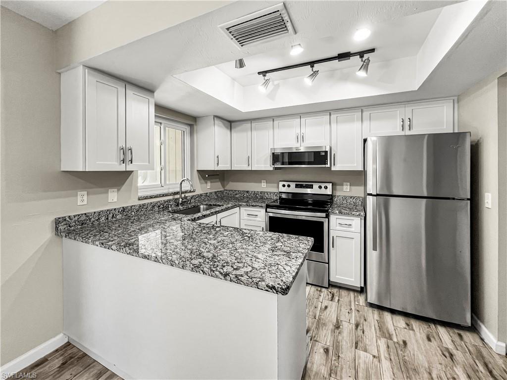 SAN CARLOS PARK - Residential Lease