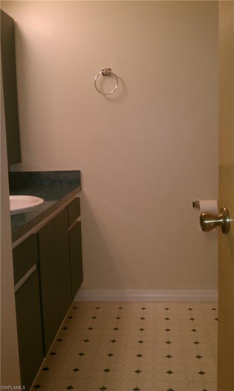 SPANISH ARMS - Residential Lease