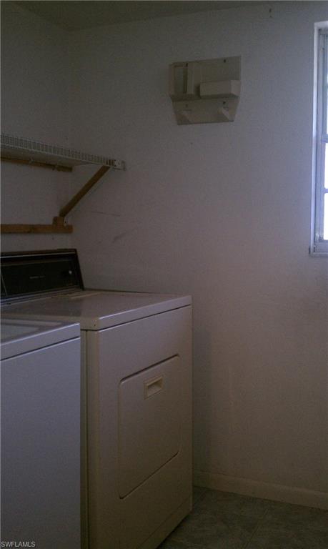 SPANISH ARMS - Residential Lease