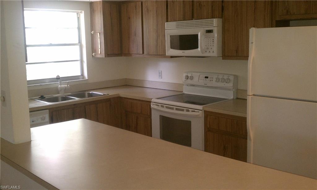 SPANISH ARMS - Residential Lease