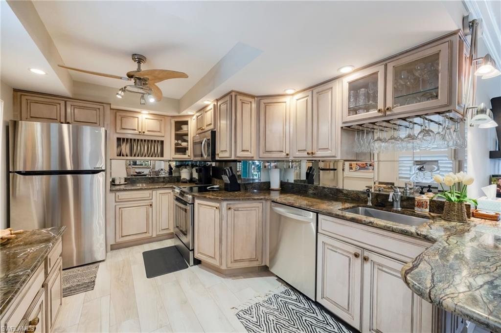 FOUR WINDS - Residential