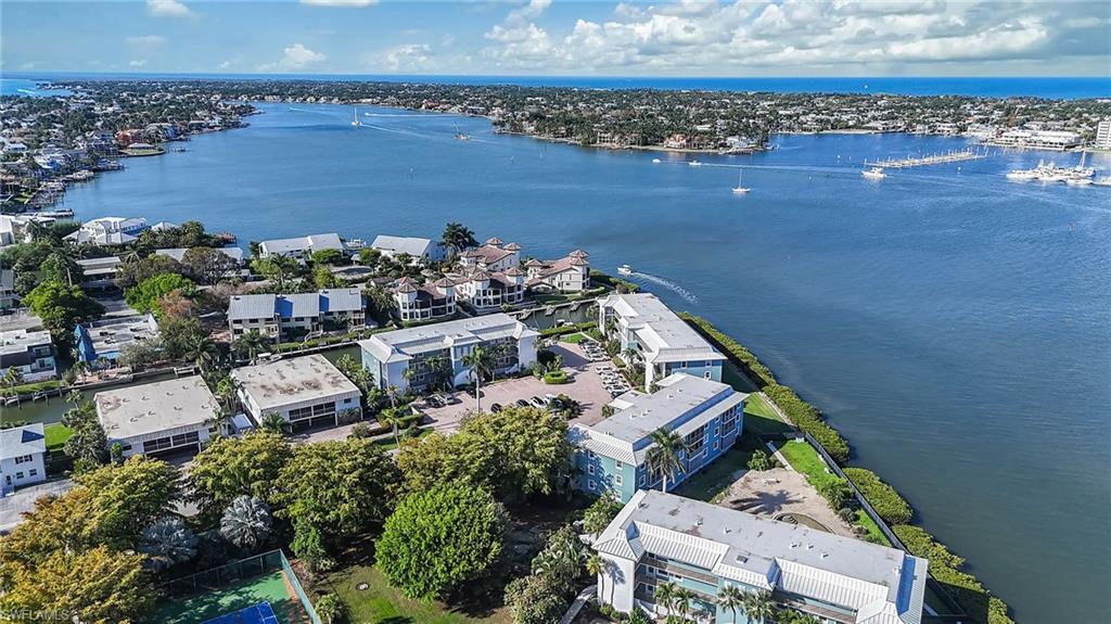 FOUR WINDS - Residential