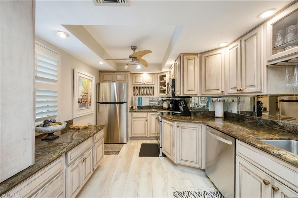 FOUR WINDS - Residential