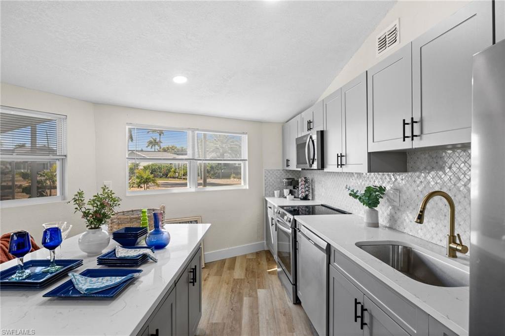 LAGUNA SHORES - Residential