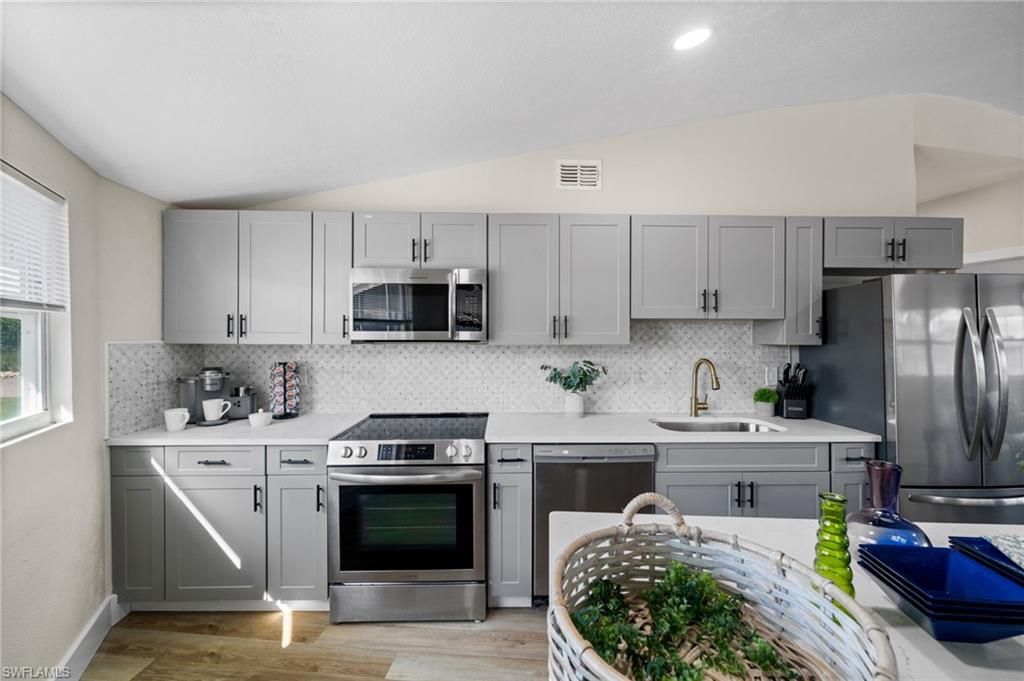 LAGUNA SHORES - Residential