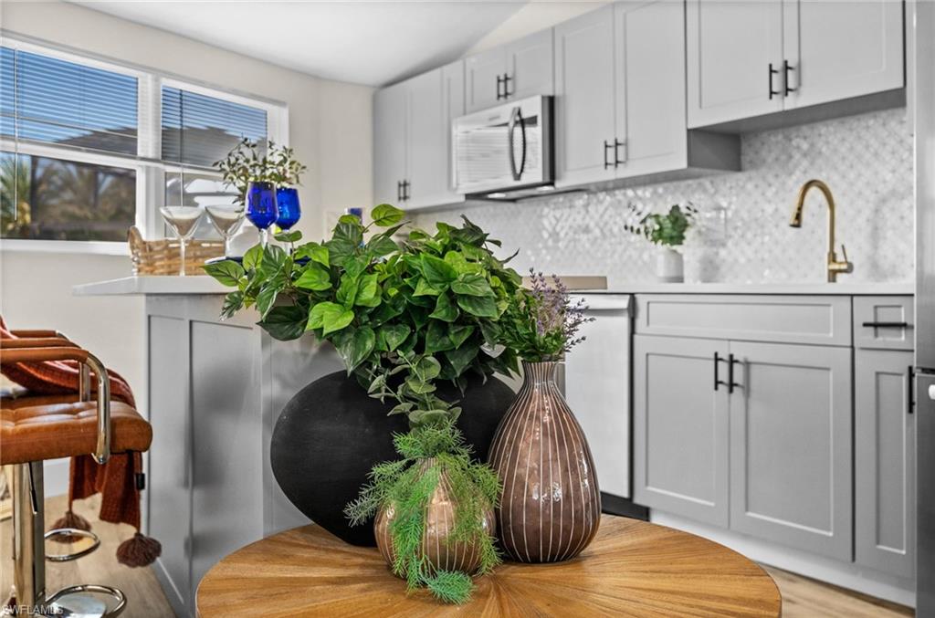 LAGUNA SHORES - Residential