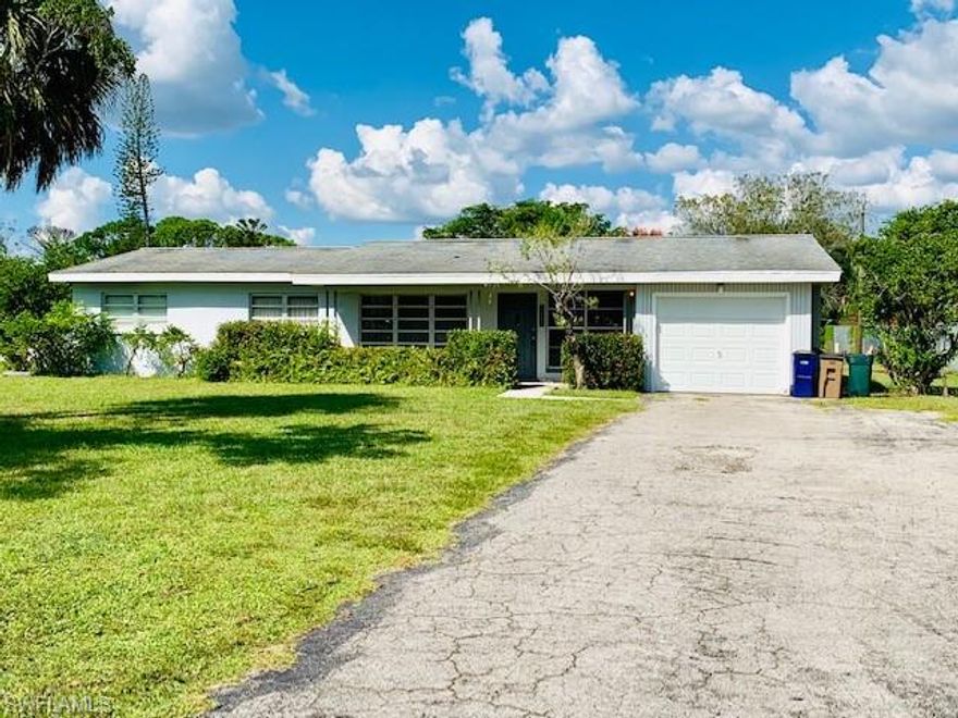 Great Location with a oversized corner lot. Home is within walking distance to Publix, Winn Dixie, Bealls outlet and many local restaurants. Home has been occupied by one owner. Perfect starter home or rental investments. Come see the possibilities.