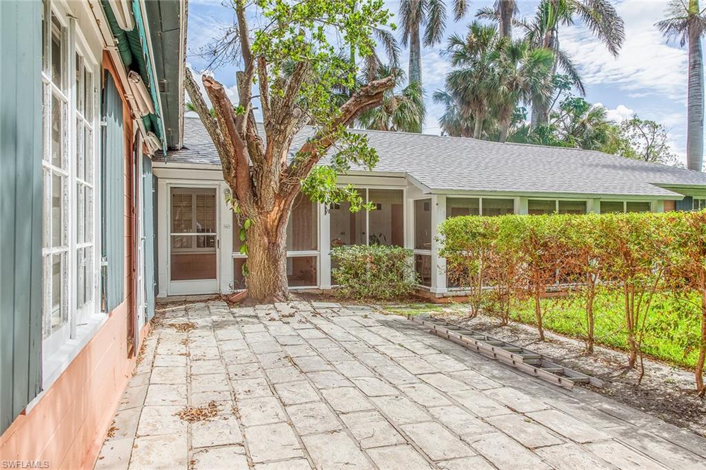 OLDE NAPLES - Residential