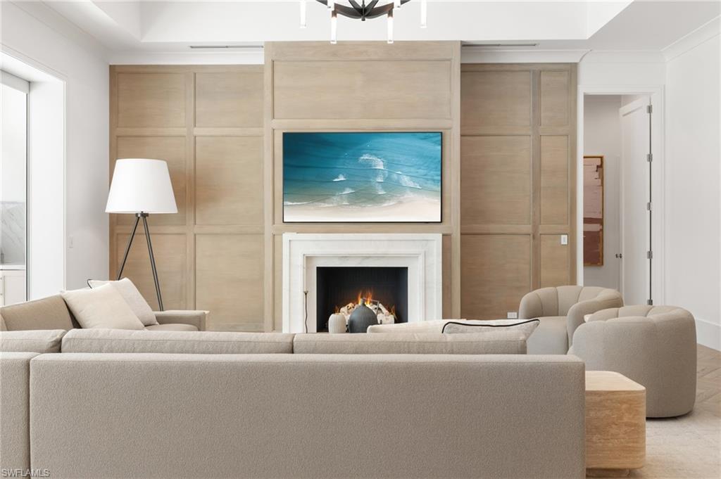 MOORINGS - Residential