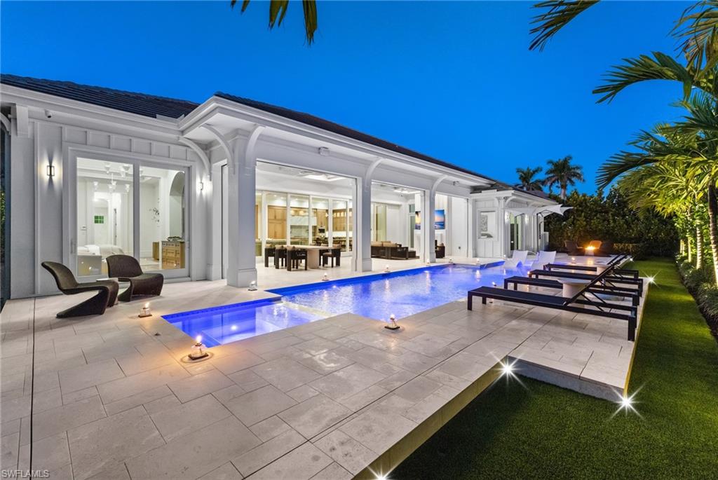 MOORINGS - Residential