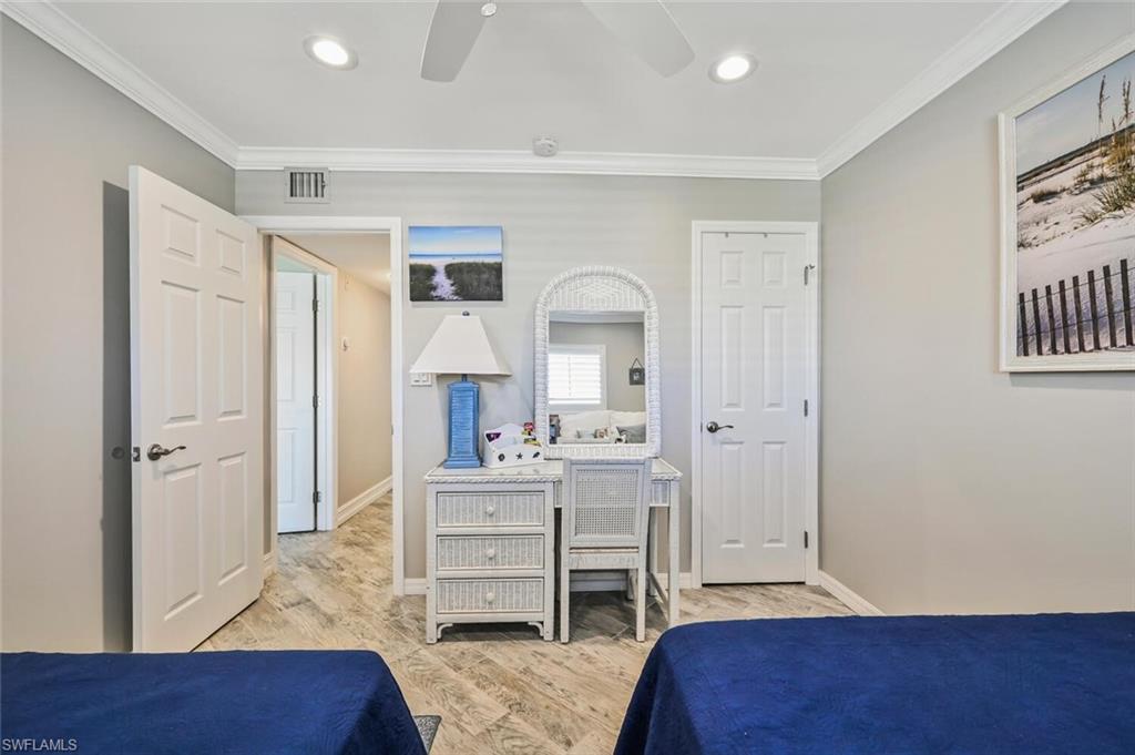 ELEVEN HUNDRED CLUB - Residential