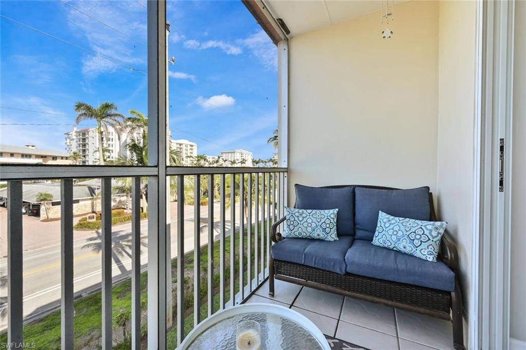 ELEVEN HUNDRED CLUB - Residential