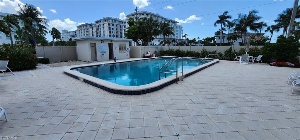 ELEVEN HUNDRED CLUB - Residential