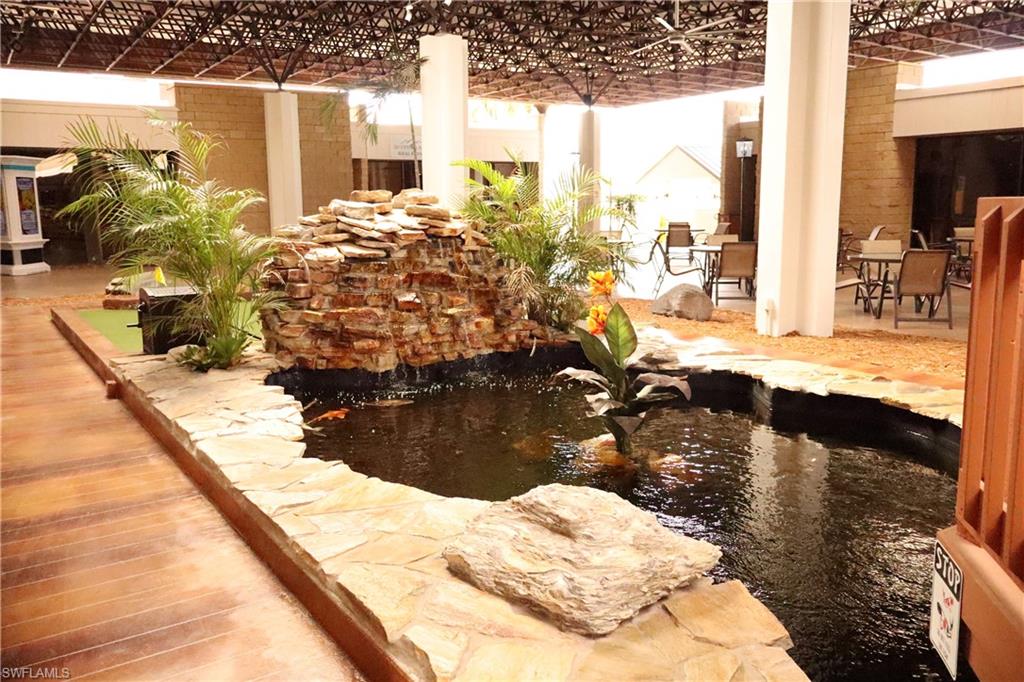 SEVEN LAKES - Residential