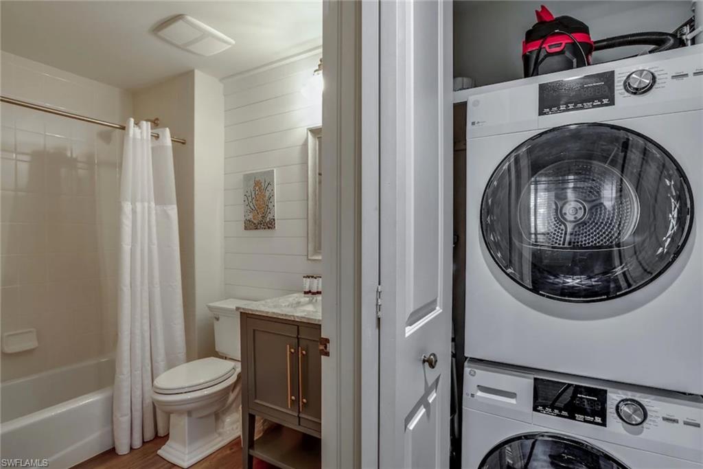 NAPLES BAY RESORT - Residential