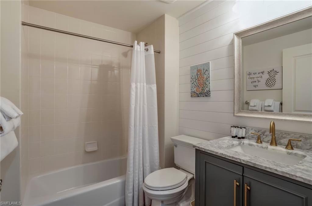 NAPLES BAY RESORT - Residential