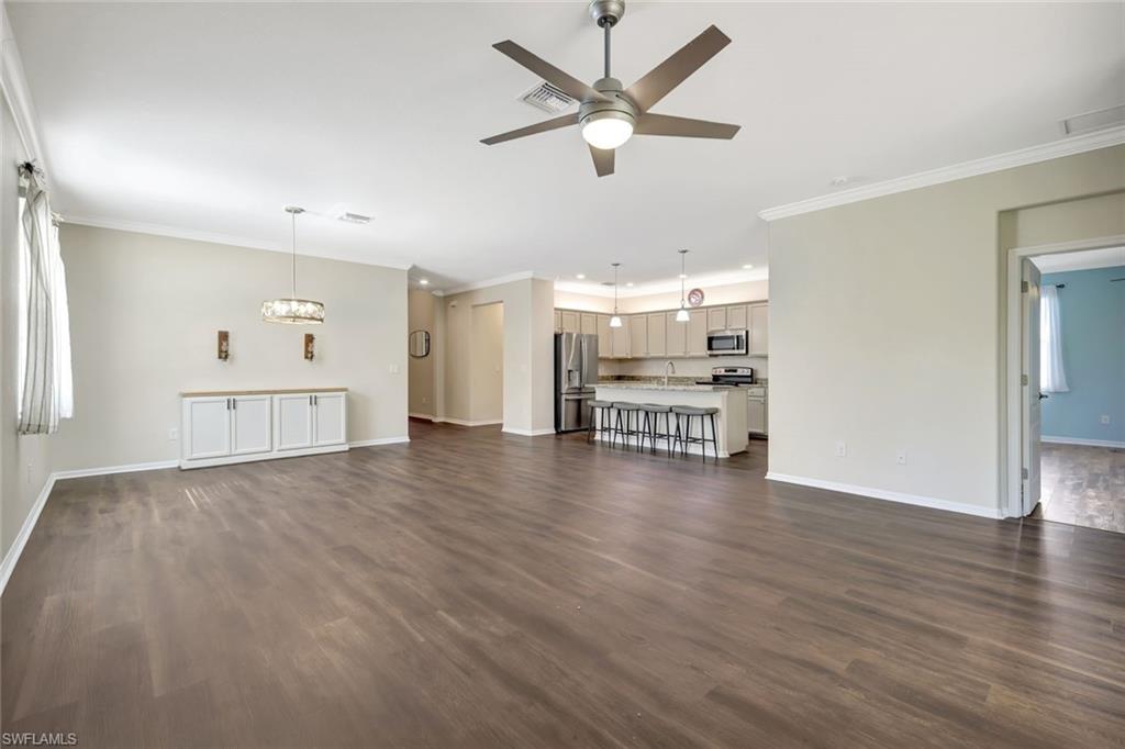 HAMPTON LAKES - Residential