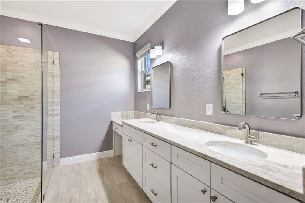 HAMPTON LAKES - Residential