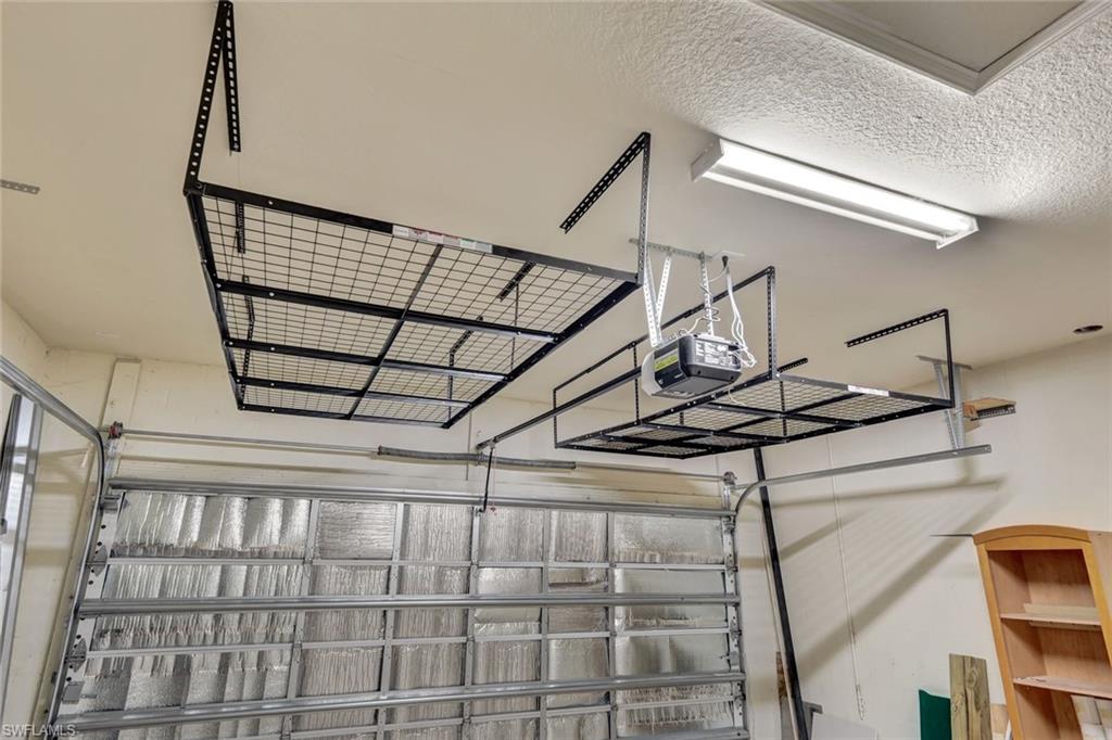 HAMPTON LAKES - Residential