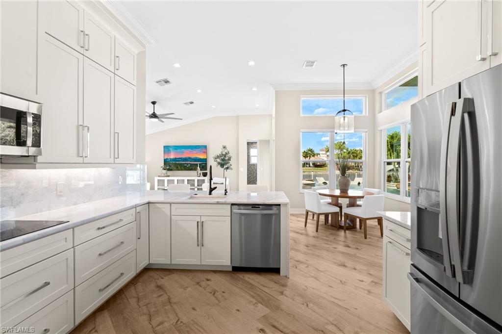 SATURNIA LAKES - Residential