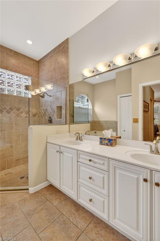 HIGHLAND WOODS VILLAS - Residential