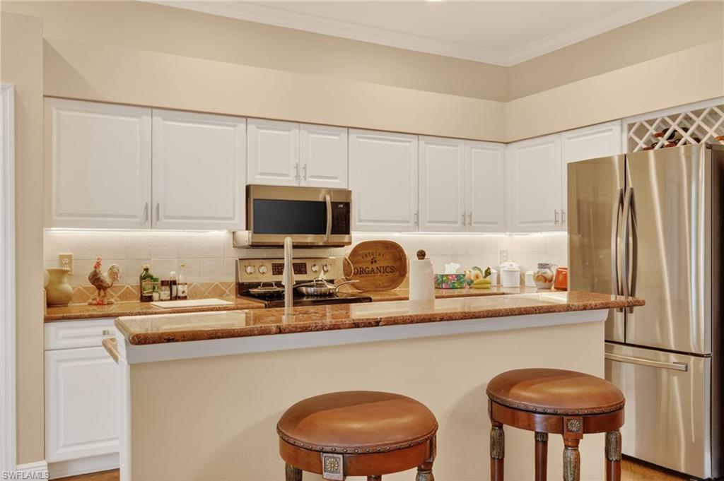 HIGHLAND WOODS VILLAS - Residential