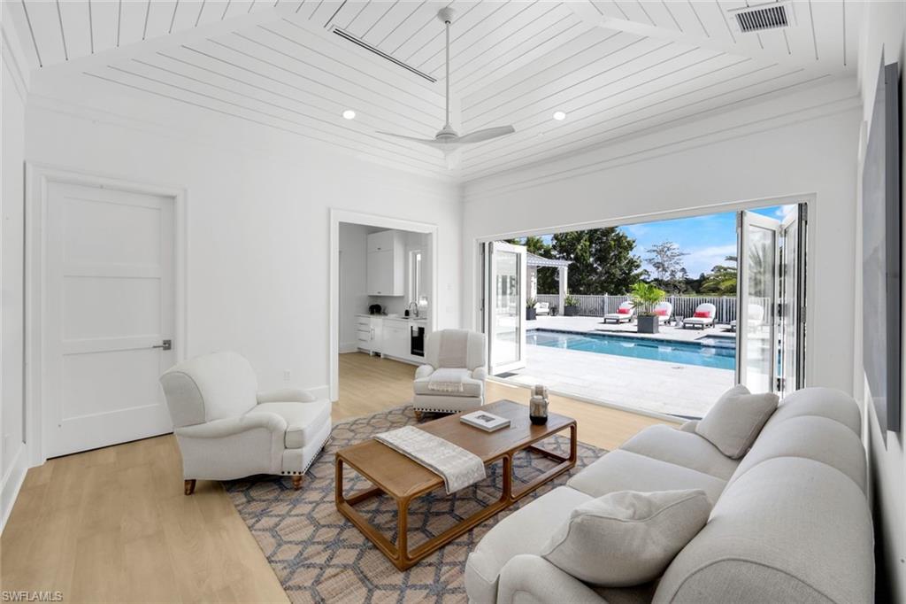 ACREAGE HEADER - Residential