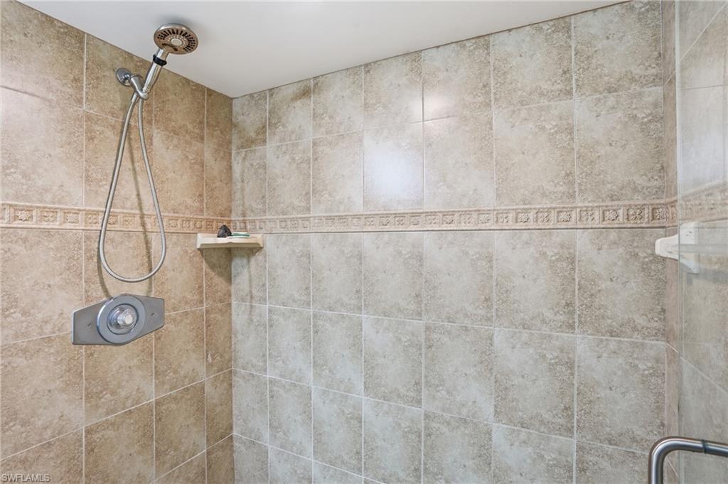 DEVONSHIRE LAKES - Residential