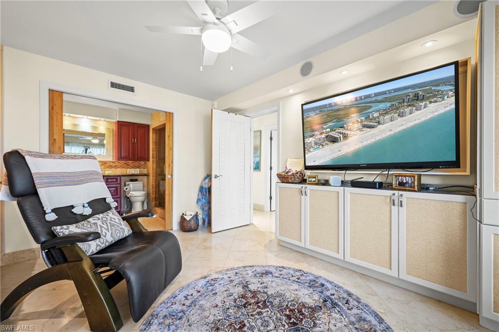 DOLPHIN WAY - Residential