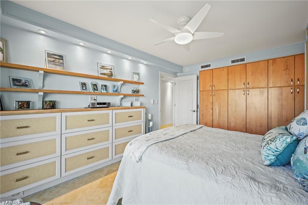 DOLPHIN WAY - Residential