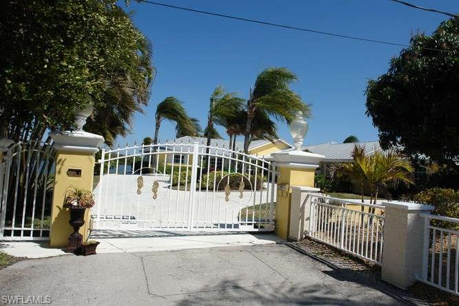 HOLIDAY HEIGHTS - Residential