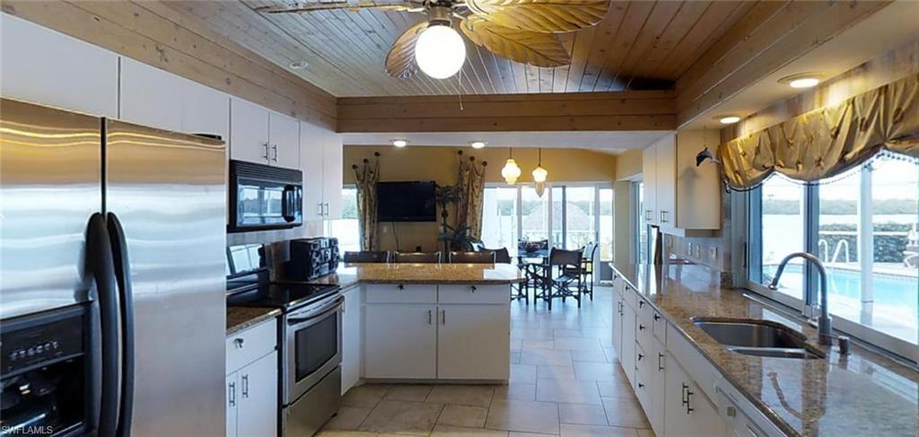 HOLIDAY HEIGHTS - Residential