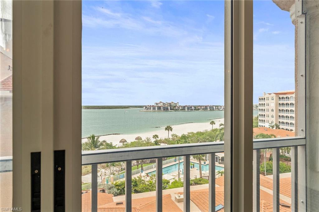 2000 Royal Marco WAY 607