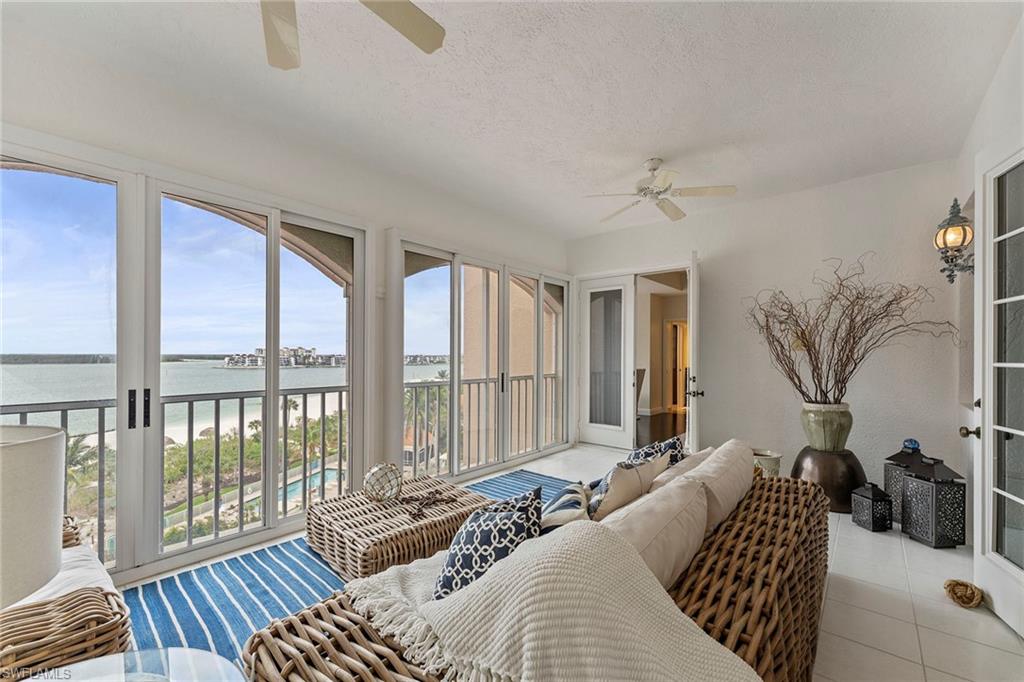 2000 Royal Marco WAY 607