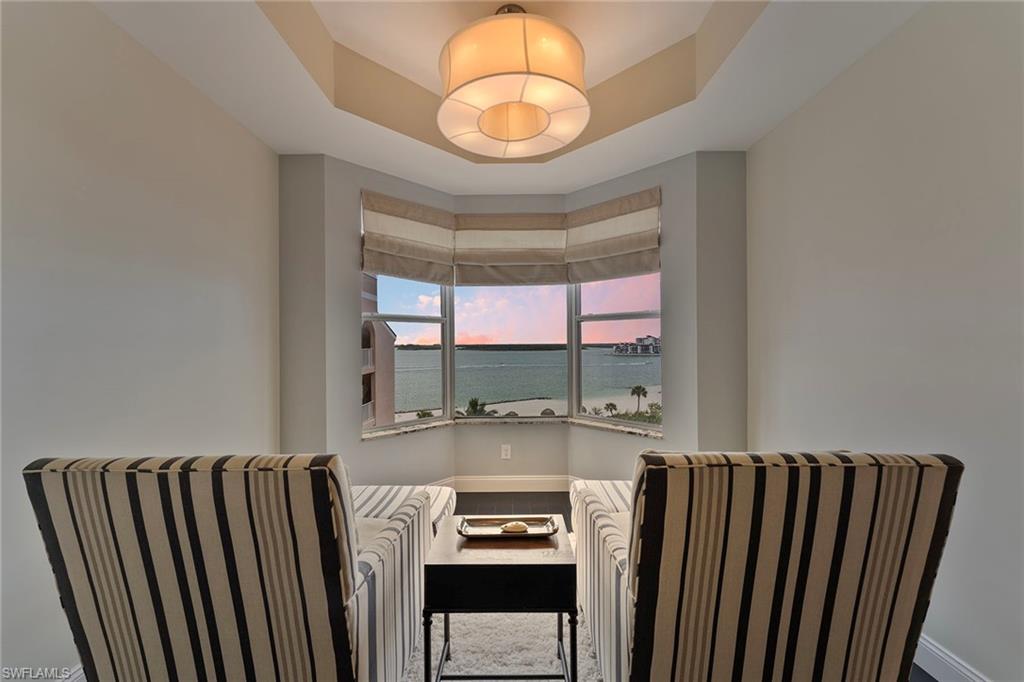 2000 Royal Marco WAY 607