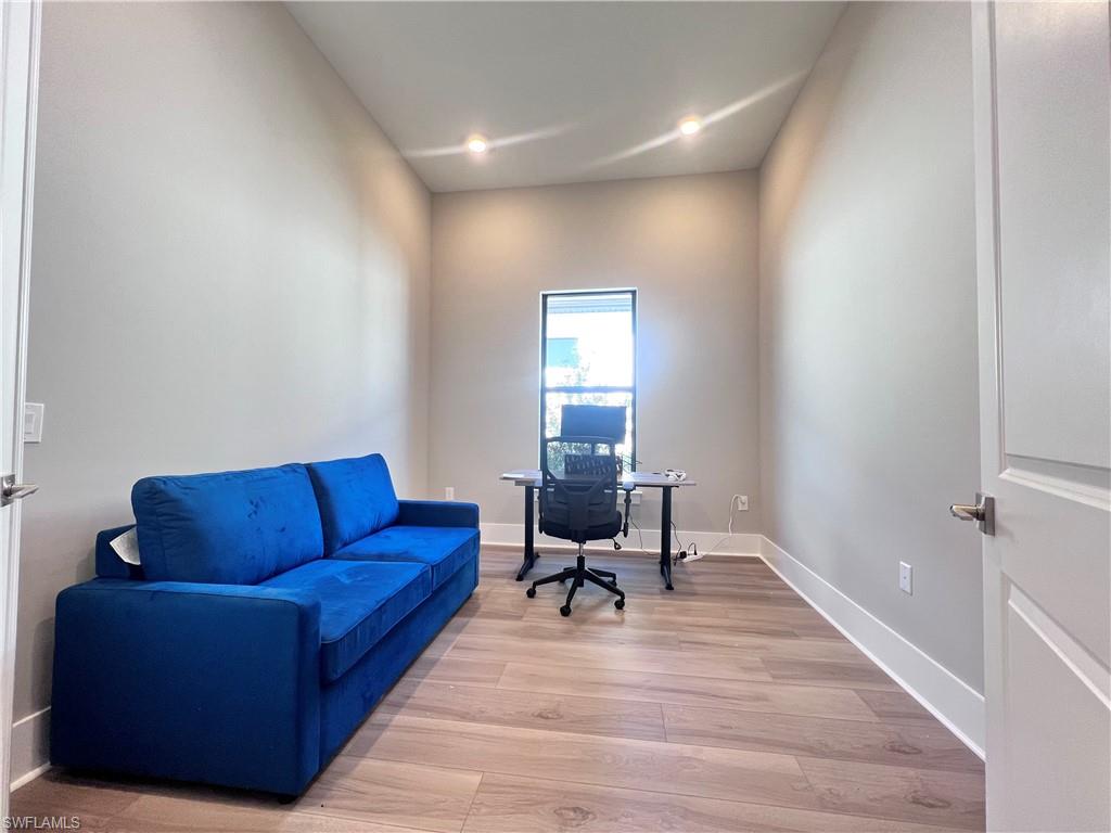 CAYMAS - Residential Lease