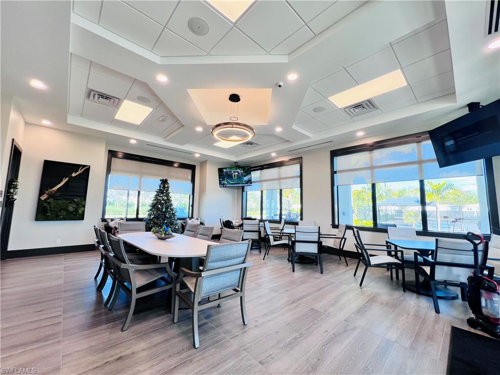 CAYMAS - Residential Lease