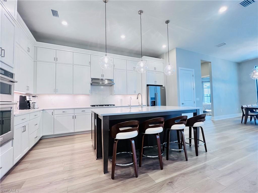 CAYMAS - Residential Lease