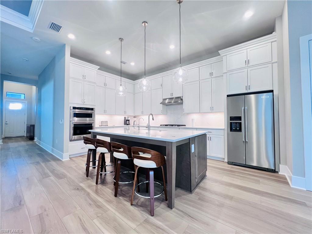 CAYMAS - Residential Lease