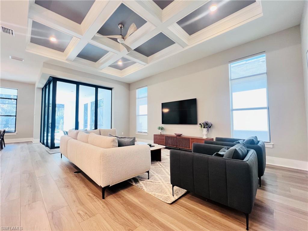 CAYMAS - Residential Lease