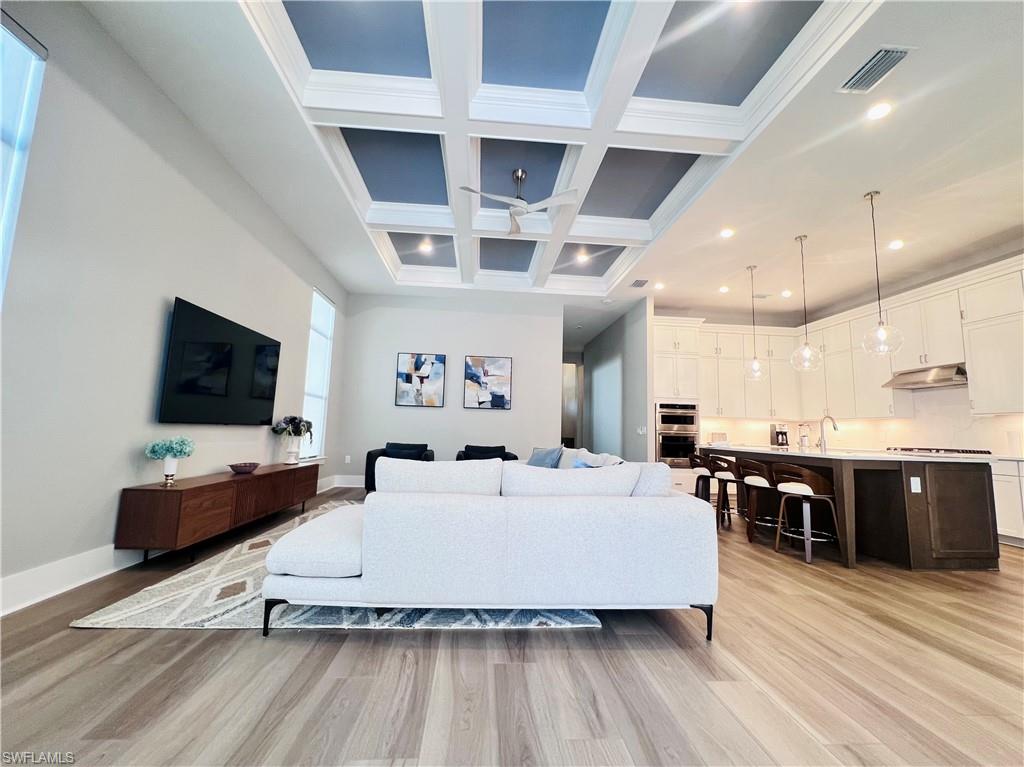 CAYMAS - Residential Lease