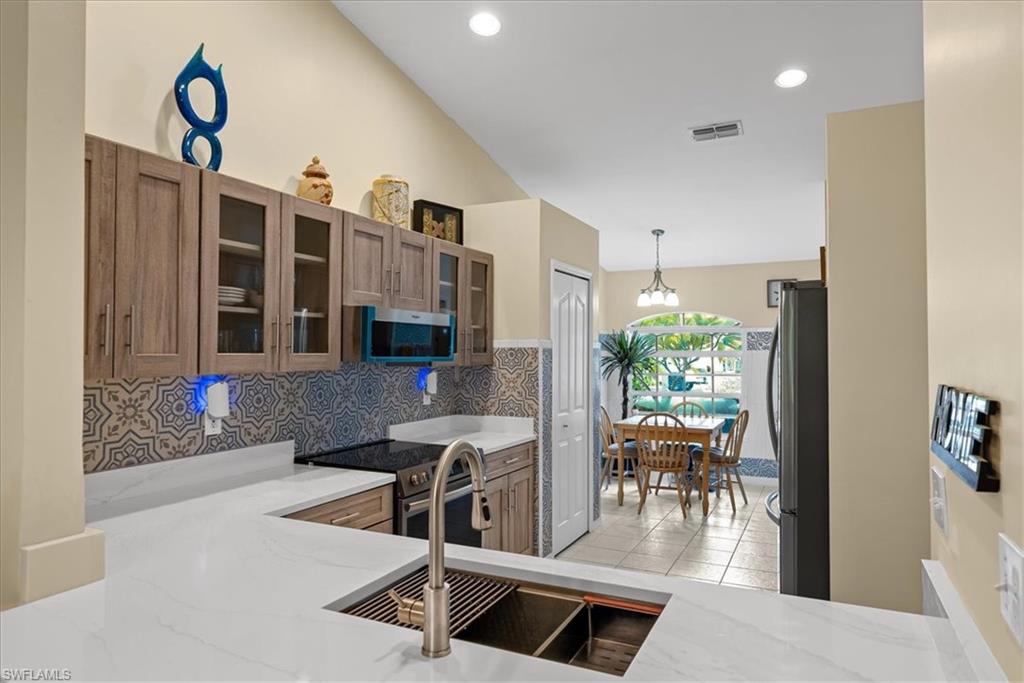 5485 Whitten DR